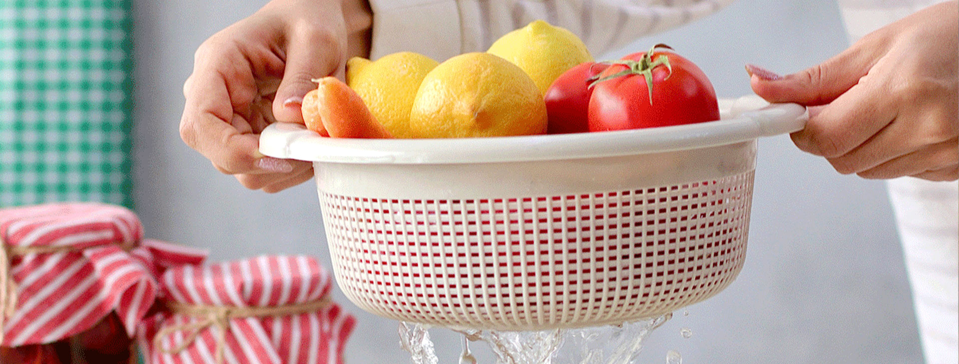 Manufacturers of Plastic Products at the Tehran Exhibition